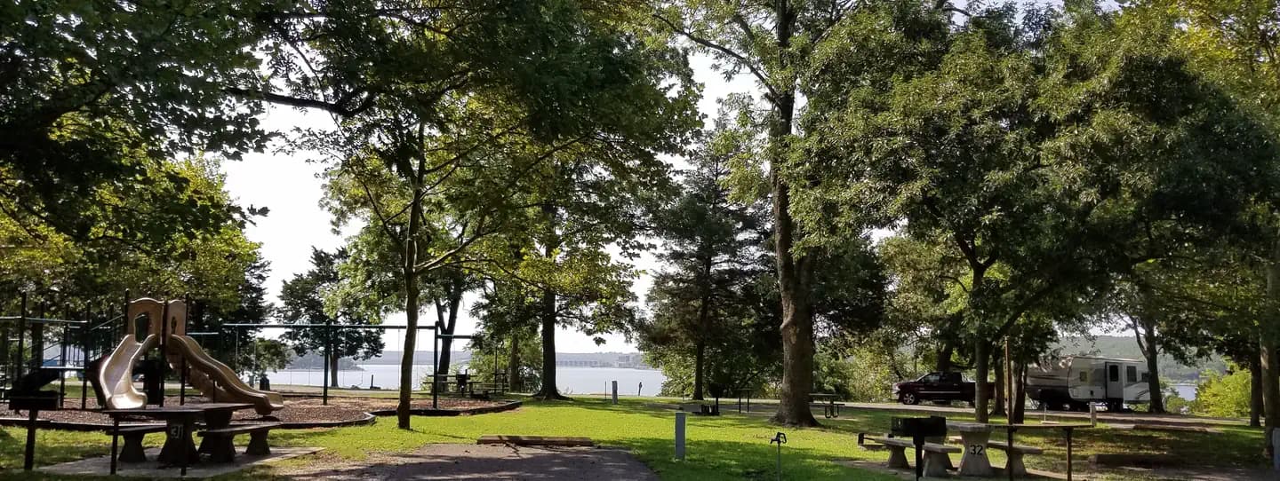 STRAYHORN LANDING