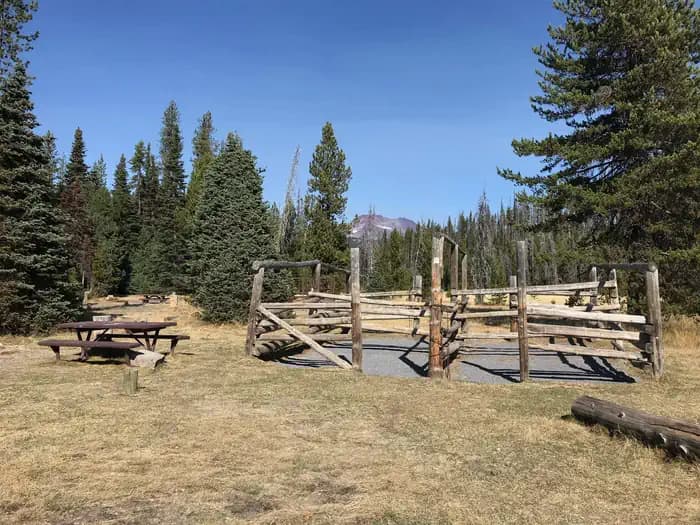 QUINN MEADOW HORSE CAMP