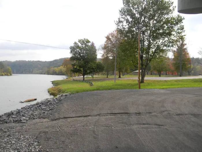 HARPETH RIVER BRIDGE CAMPGROUND (TN)