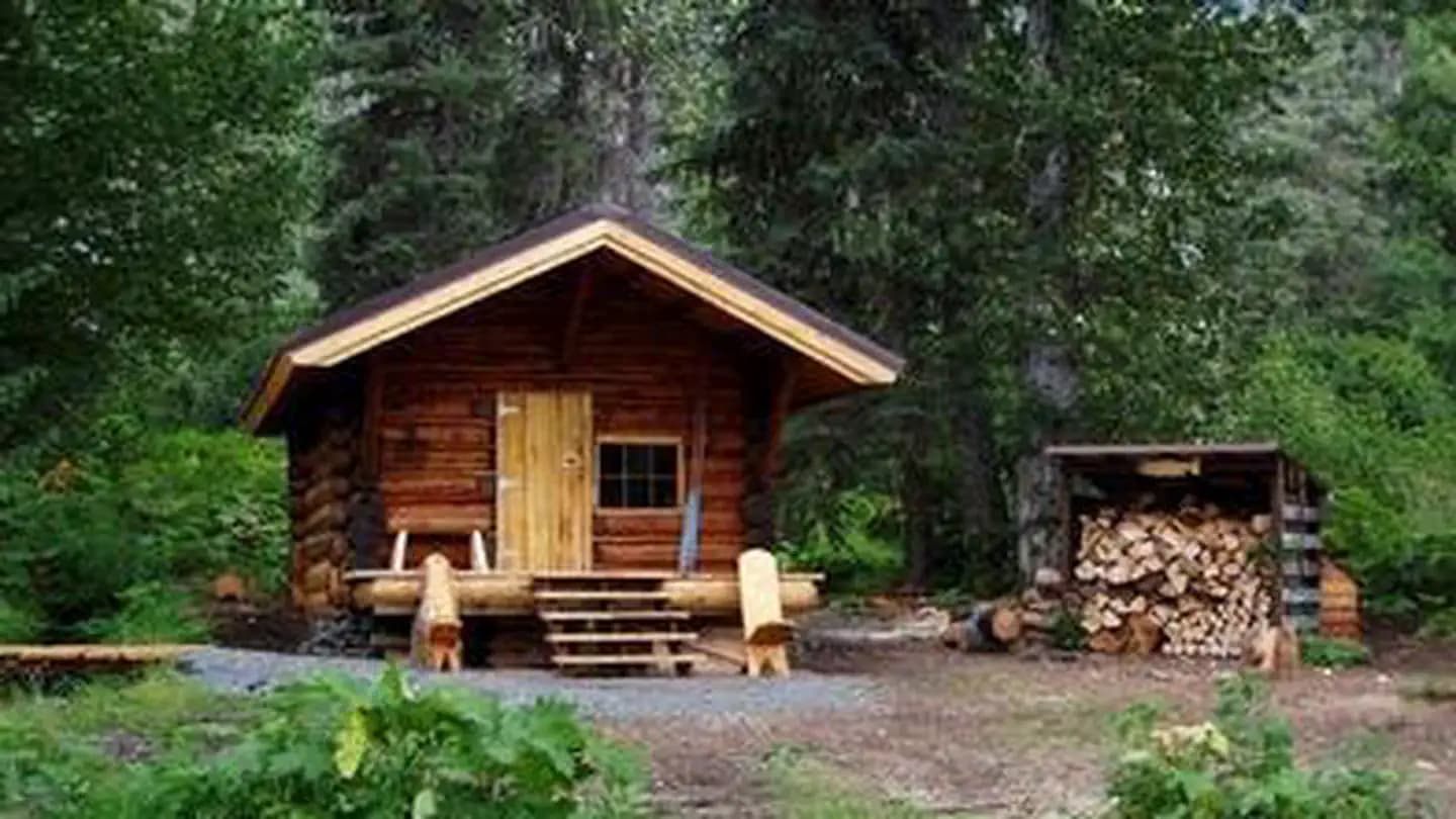 UPPER RUSSIAN LAKE CABIN