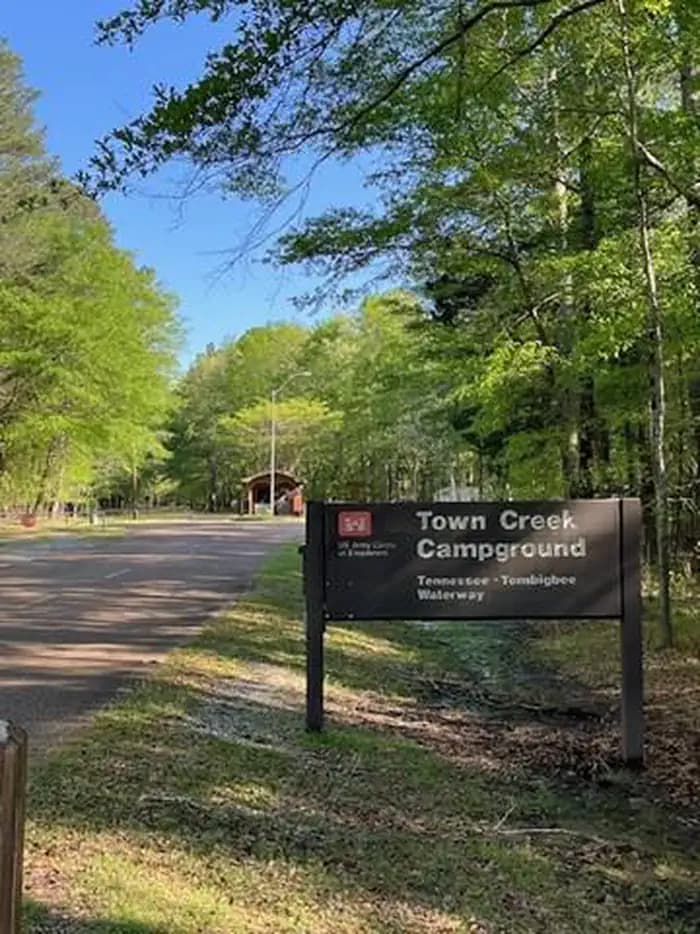 TOWN CREEK CAMPGROUND - WEST POINT - MS