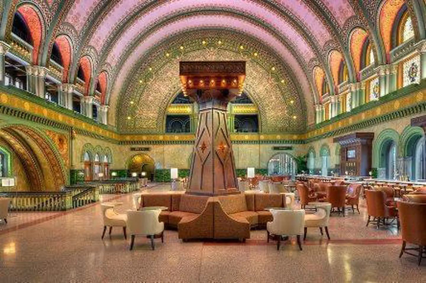 St. Louis Union Station Hotel, Curio Collection by Hilton