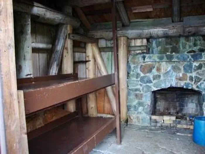 HASSELBORG CREEK CABIN