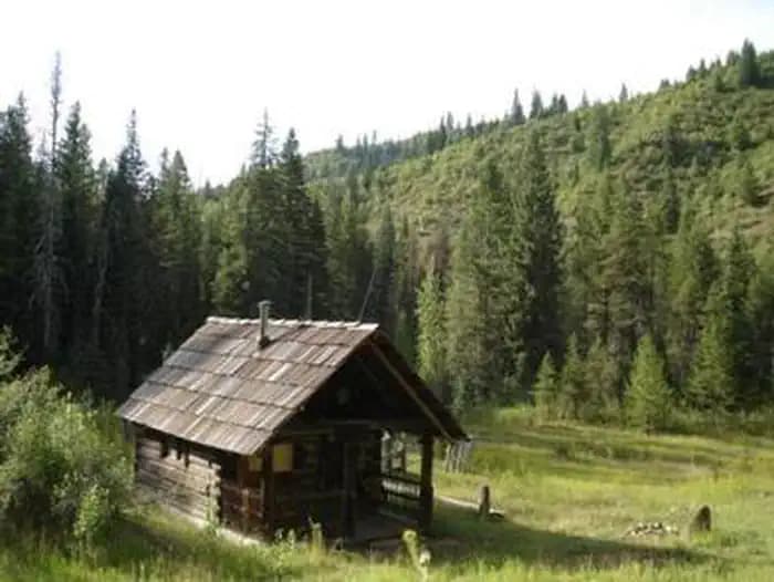 LIZ CREEK CABIN